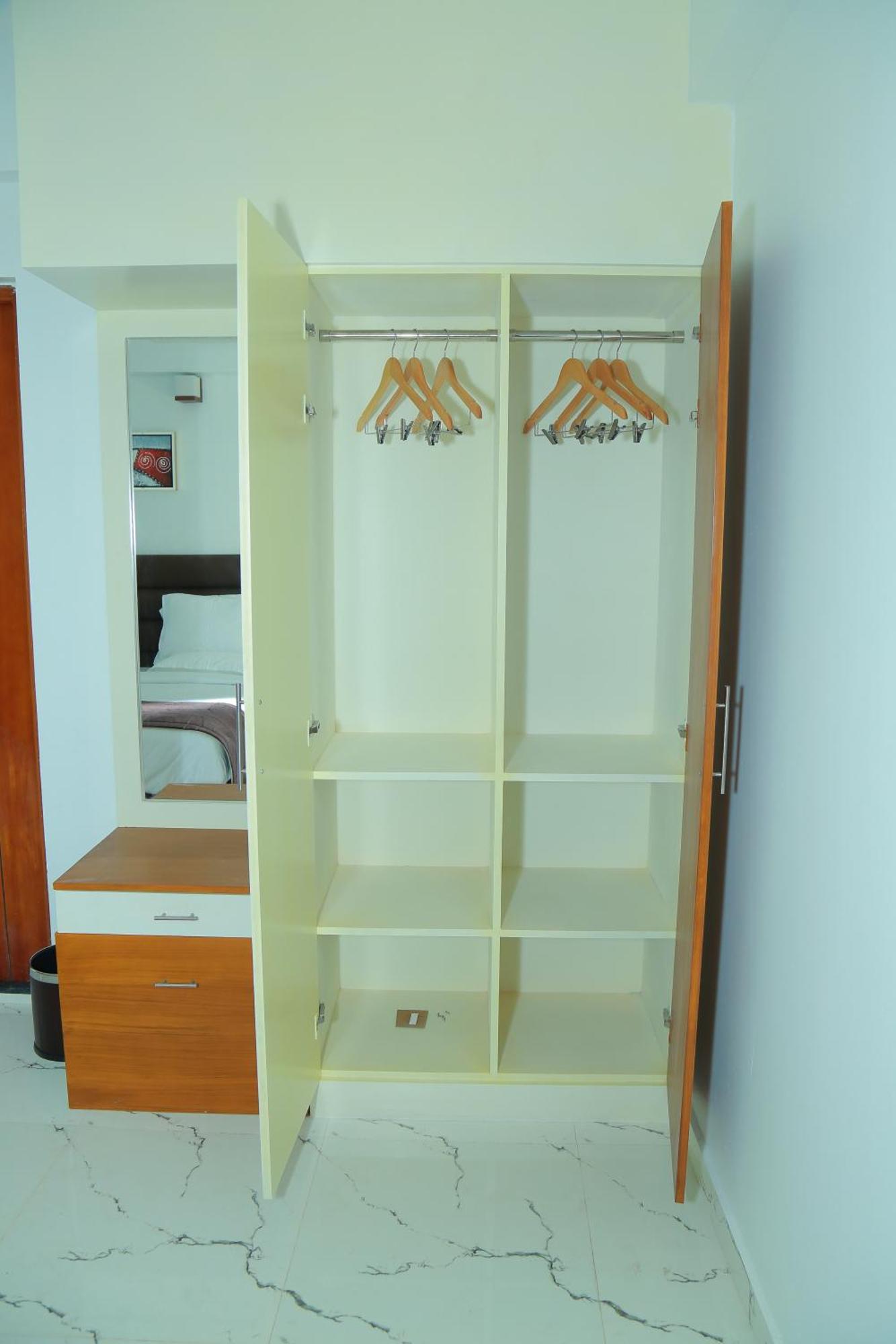 Guruvāyūr Utsavam Hotel Apartments מראה חיצוני תמונה