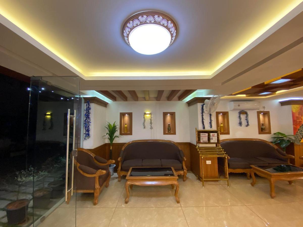 Guruvāyūr Utsavam Hotel Apartments מראה חיצוני תמונה