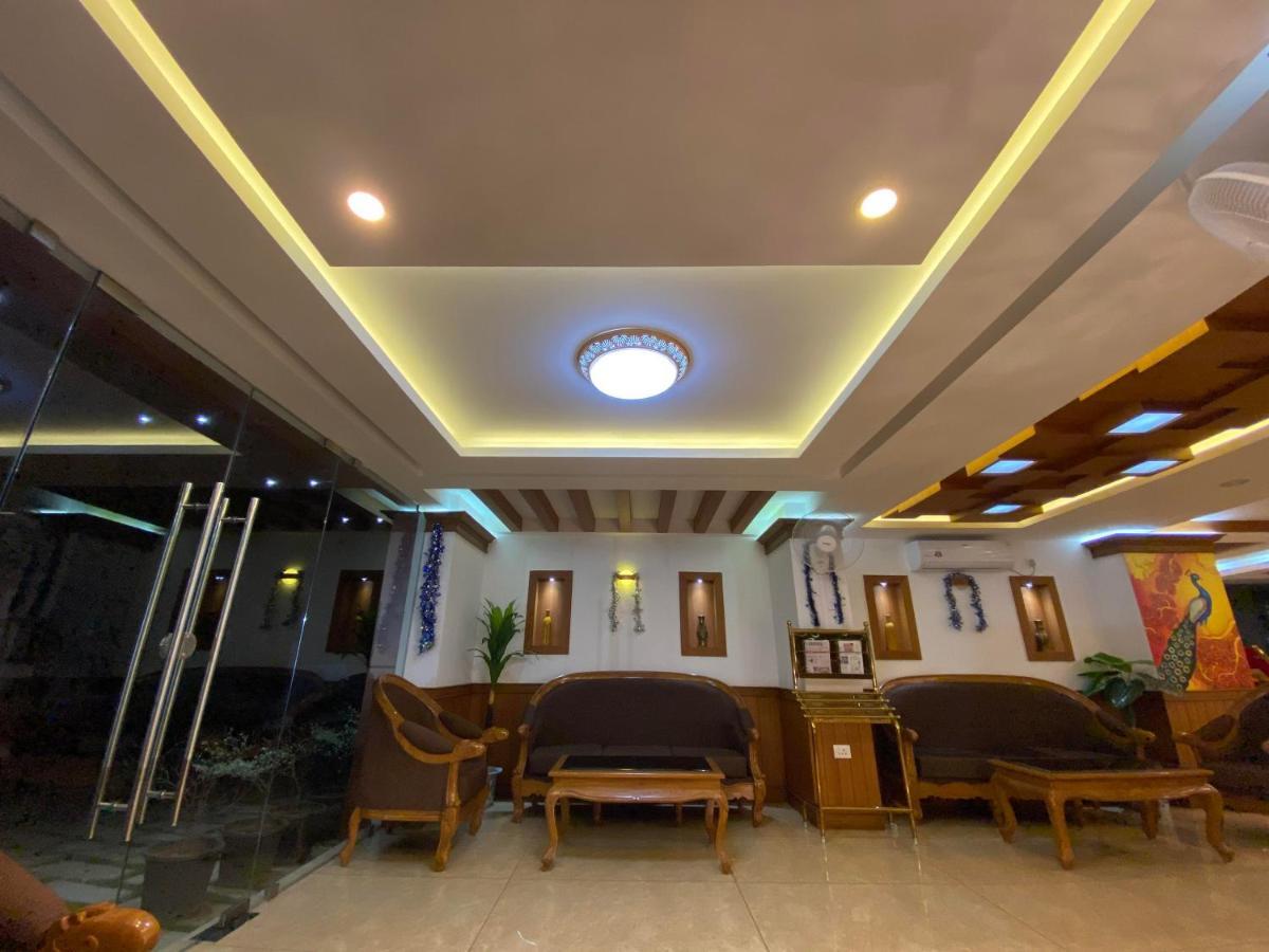 Guruvāyūr Utsavam Hotel Apartments מראה חיצוני תמונה